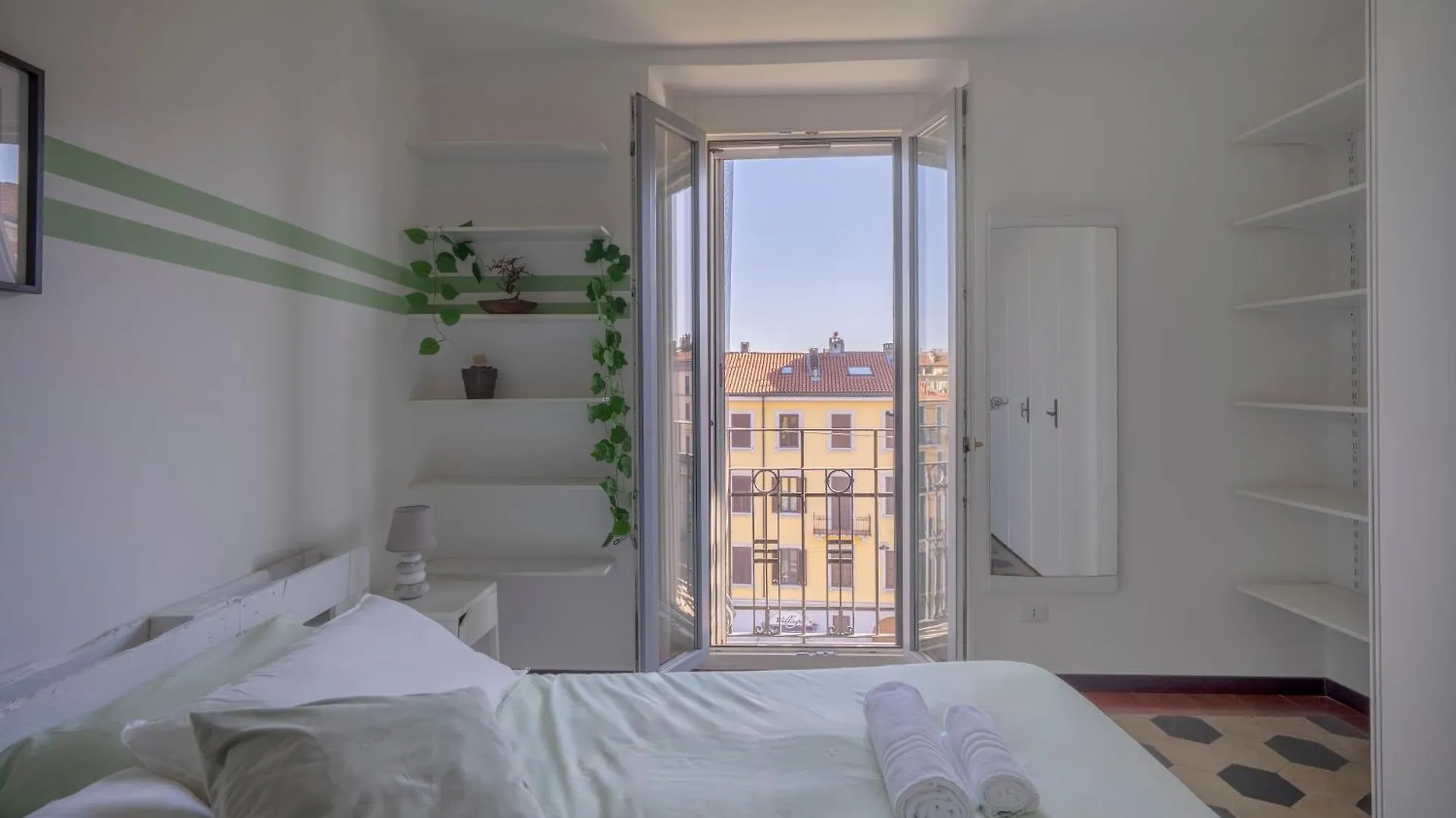 View Of The Navigli - Home In The Heart Of Milan - Wifi Apartment