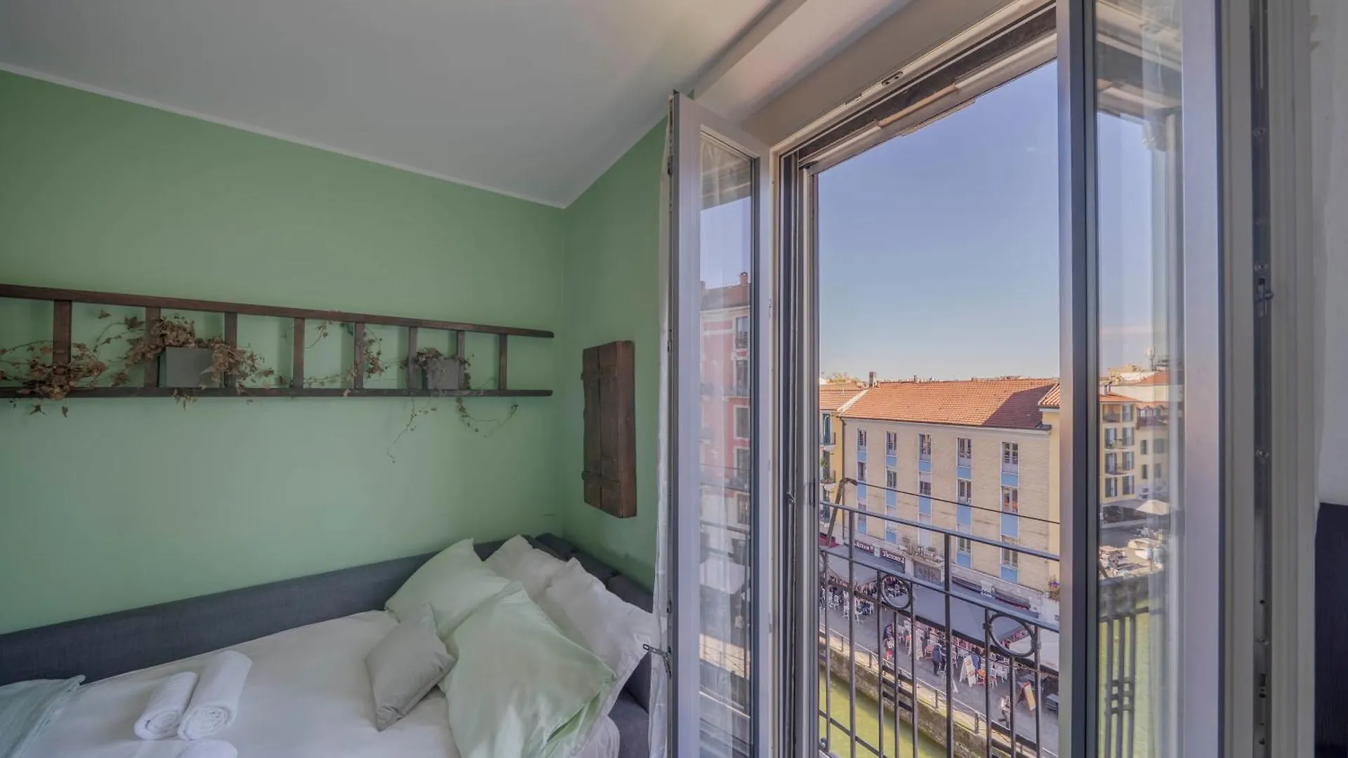 Apartment View Of The Navigli - Home In The Heart Of Milan - Wifi