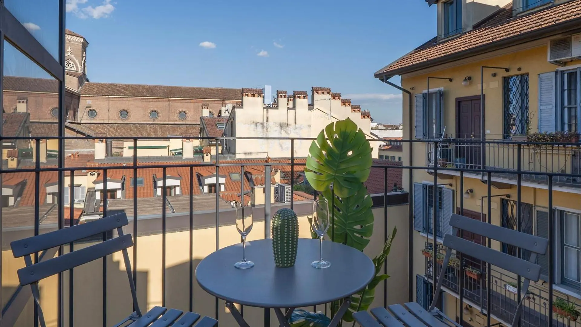 Apartment View Of The Navigli - Home In The Heart Of Milan - Wifi