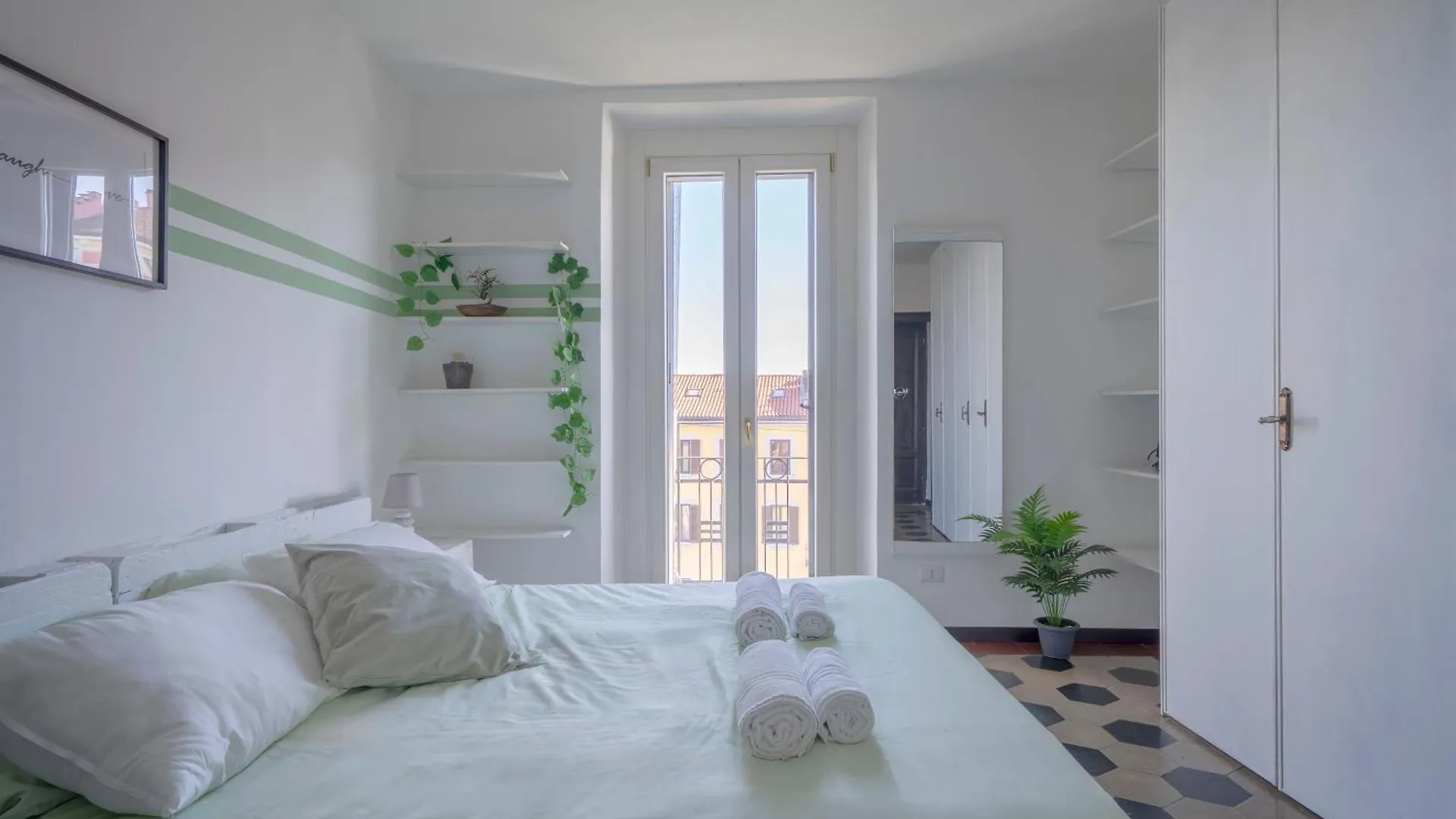 Apartment View Of The Navigli - Home In The Heart Of Milan - Wifi